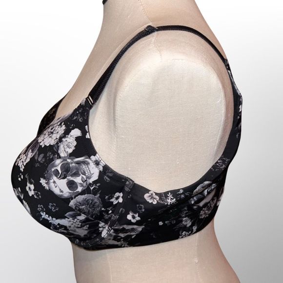 Plus Size Torrid Black Skull Floral Lightly Lined Bra Size 42C - Picture 3 of 5